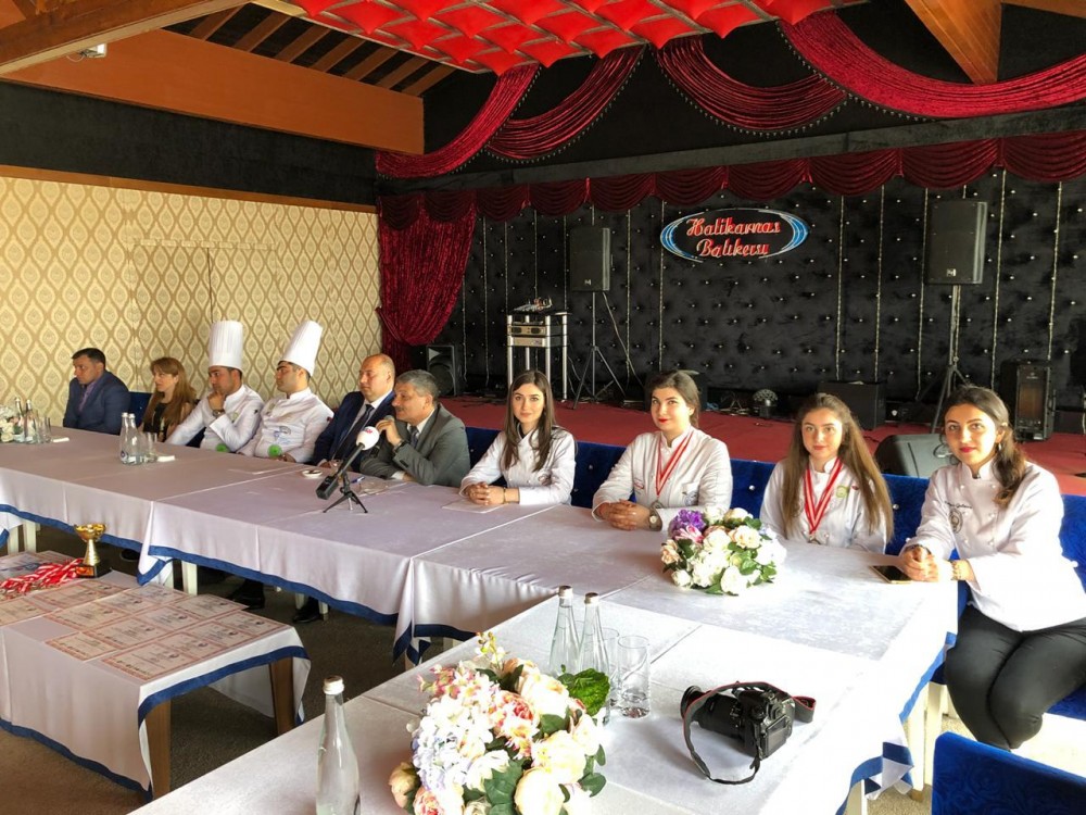 ATMU tələbəsi festivalında qızıl və gümüş medal aldı - FOTO